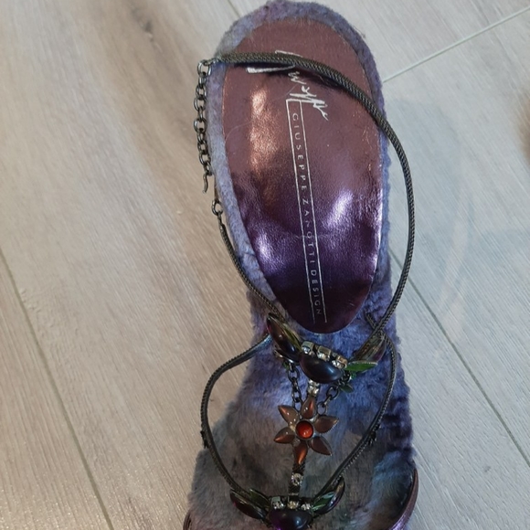 One of a kind sandals - Picture 7 of 7